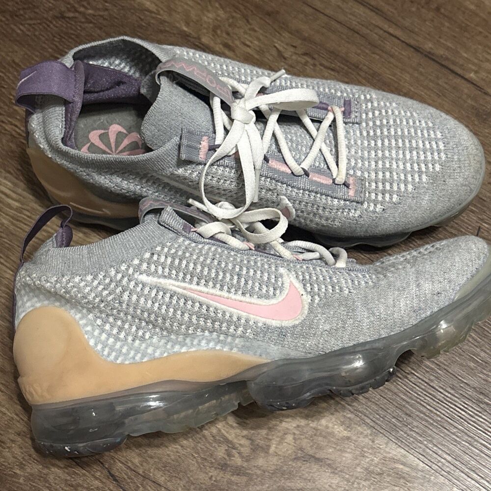 Nike Air Vapormax Youth Size 6 Gray Pink Purple